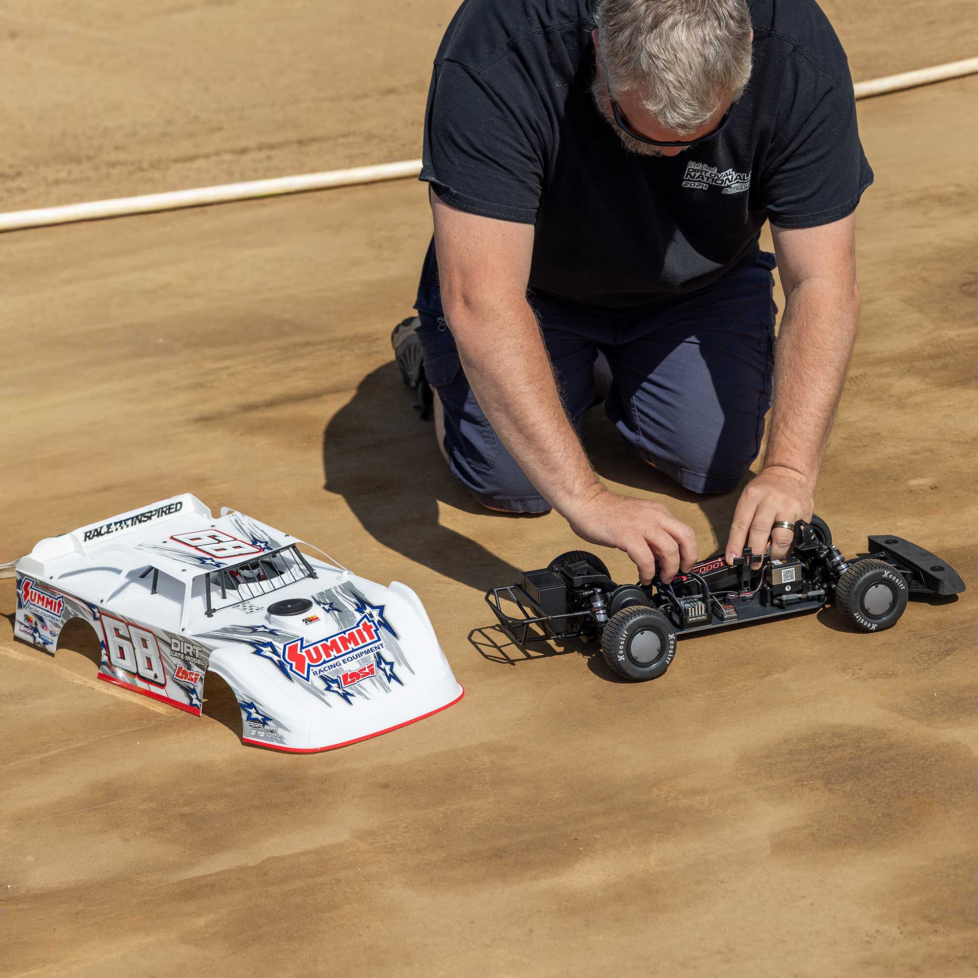 Losi 1/10 22S 2WD Dirt Oval Late Model RTR, Summit RacingWHITE